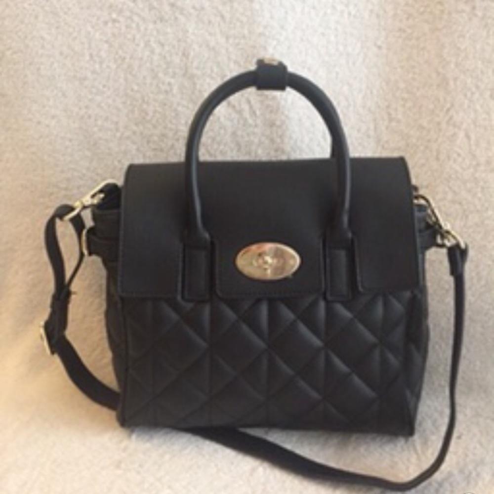 Convertible backpack / shoulder bag
